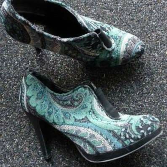 *Recent Price Drop*Diba Paisley Tapestry Ankle Booties - Picture 1 of 8